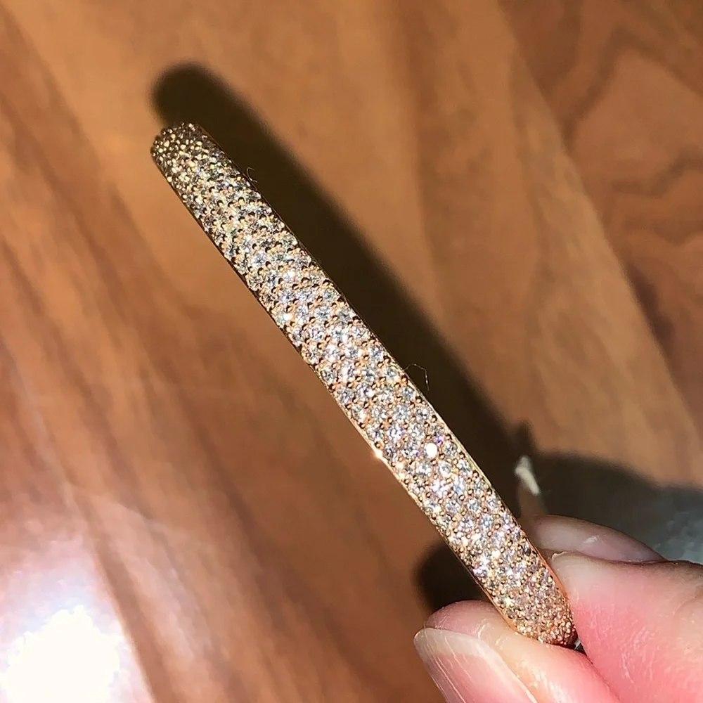 NWT 18k Gold and Diamond Bangle Bracelet